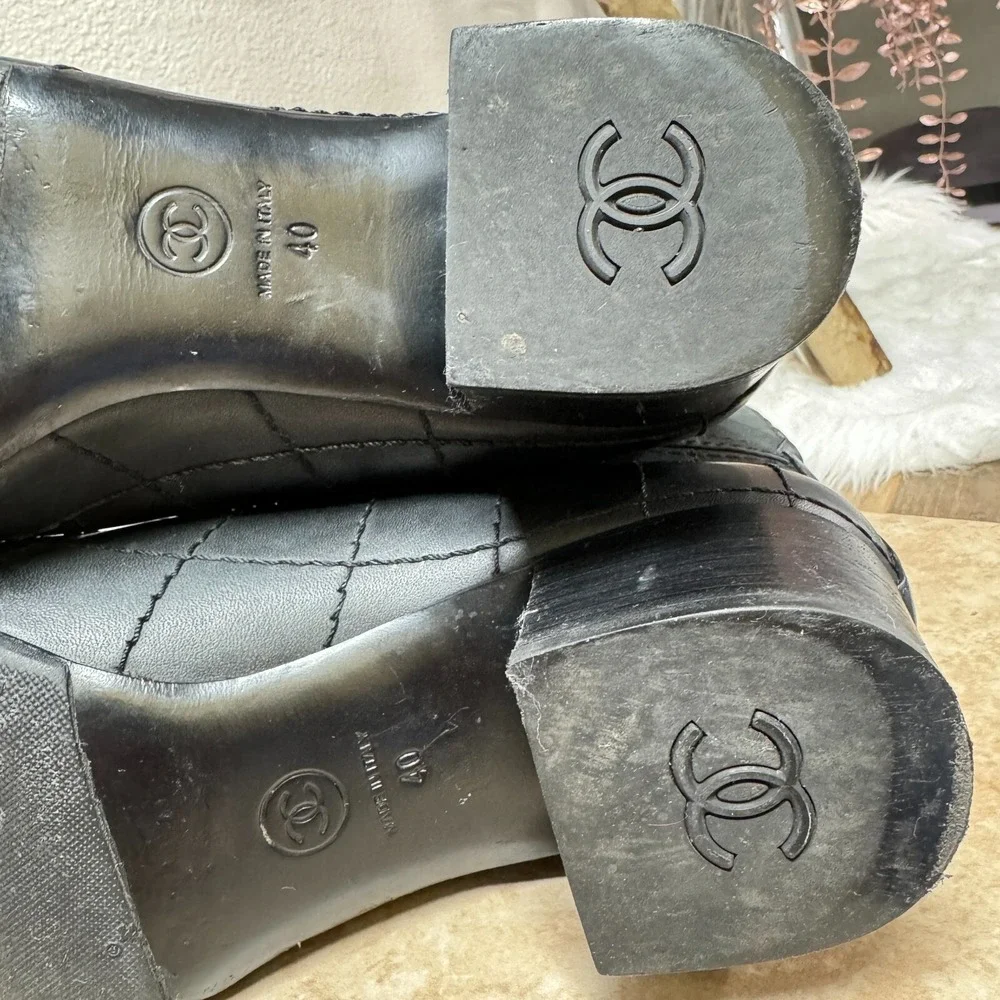 Chanel Boots Womens 8.5 Quilted Genuine Calfskin Leather Riding Knee High G29389